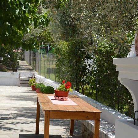 Anna George Studios Stafylos Exterior foto